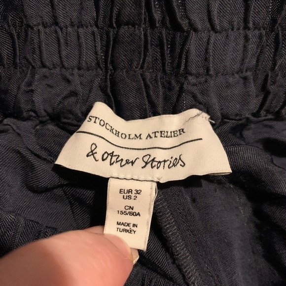 EUC Stockholm Atelier & Other Stories size 2 Navy Blue Striped Rayon pants - Picture 3 of 4